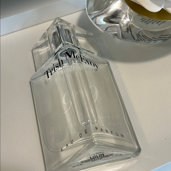 Trish McEvoy 9 EDP - Picture 4 of 5